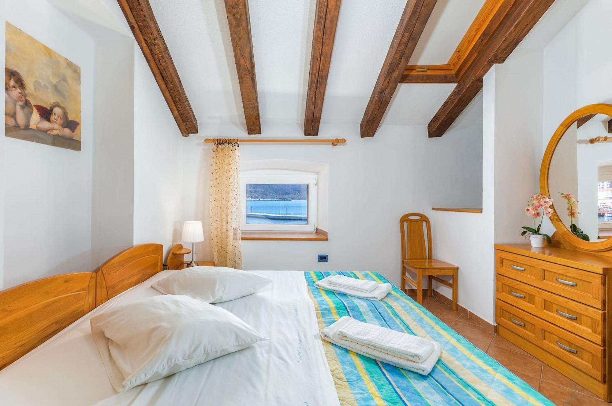 Lungomare Apartman *