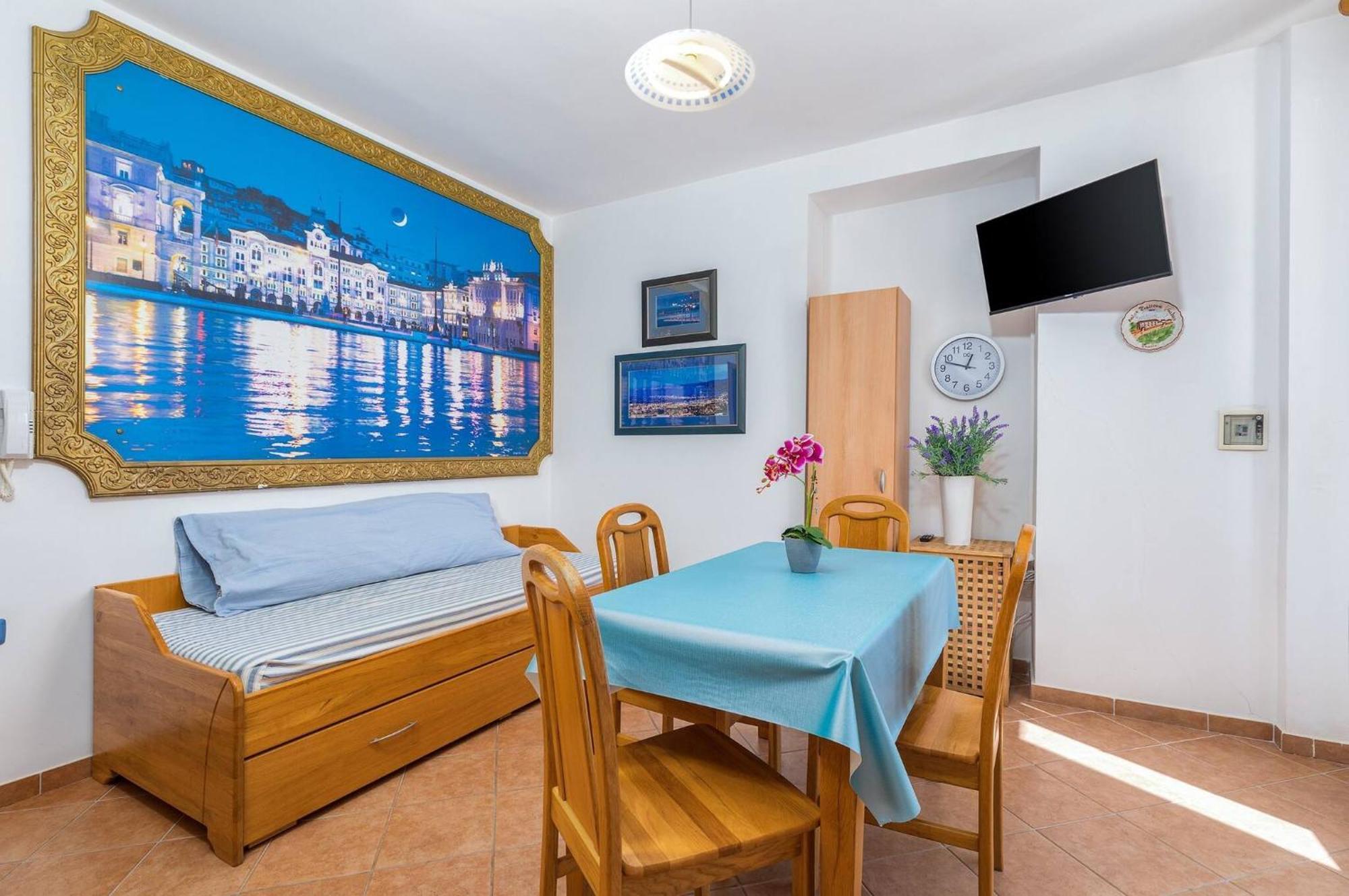 Lungomare Apartment *